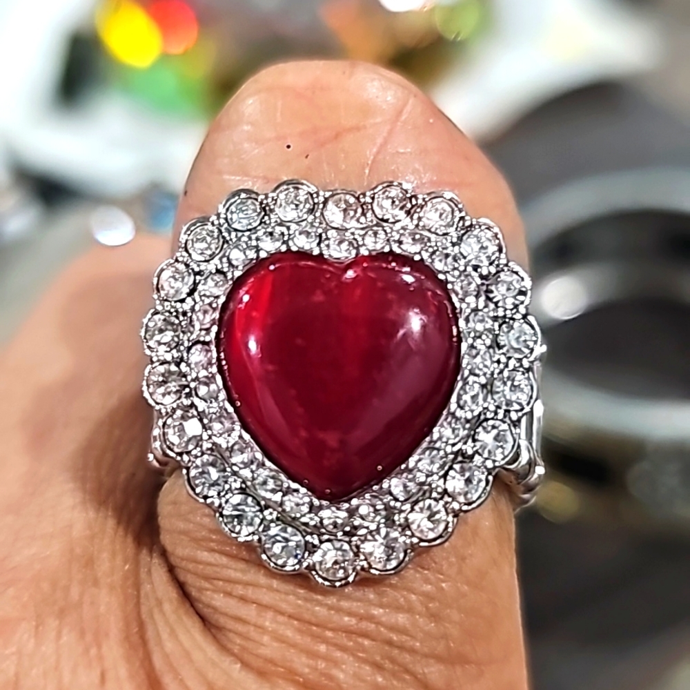 Beautiful Large Heart Red Adjustable Stretch Blin… - image 1